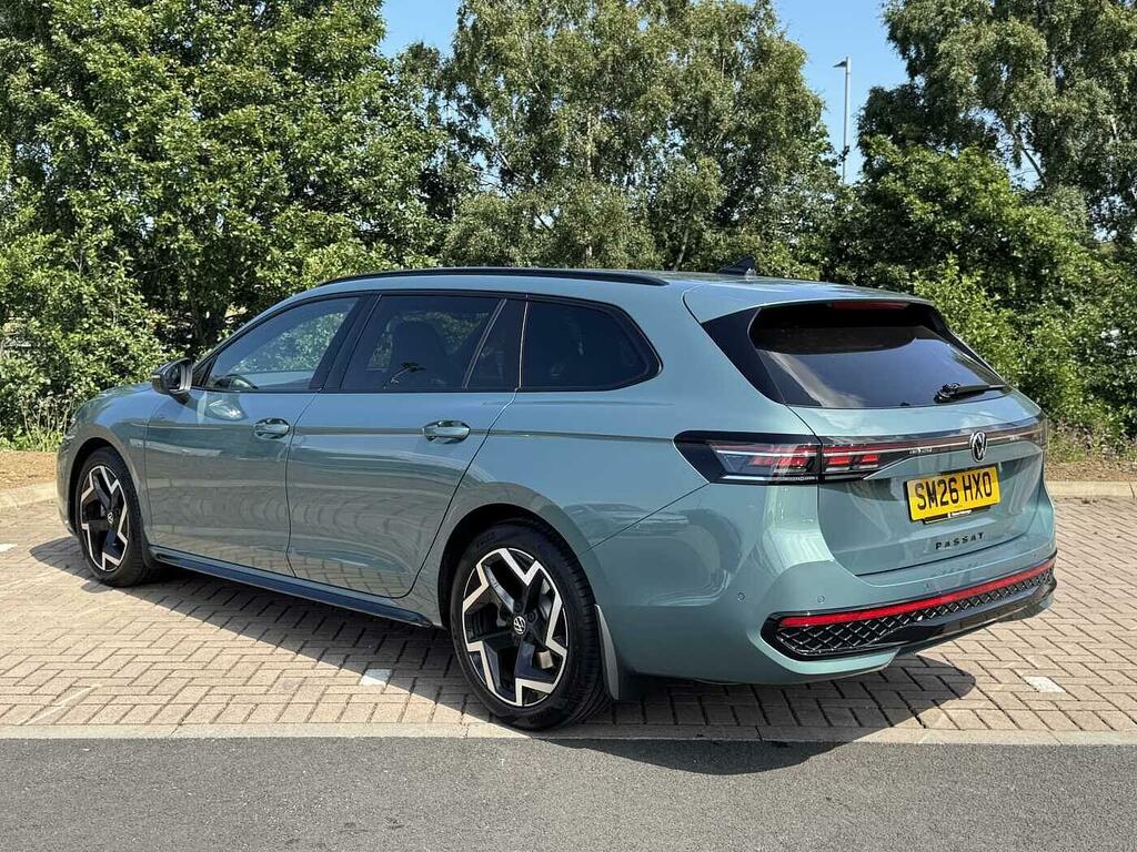 Volkswagen Passat 1.5 Etsi R-line Dsg Green #3