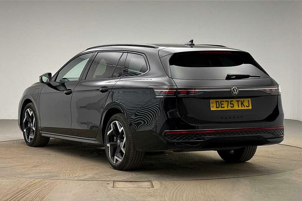 Volkswagen Passat 1.5 Tsi Ehybrid 272 R-line Dsg Black #3