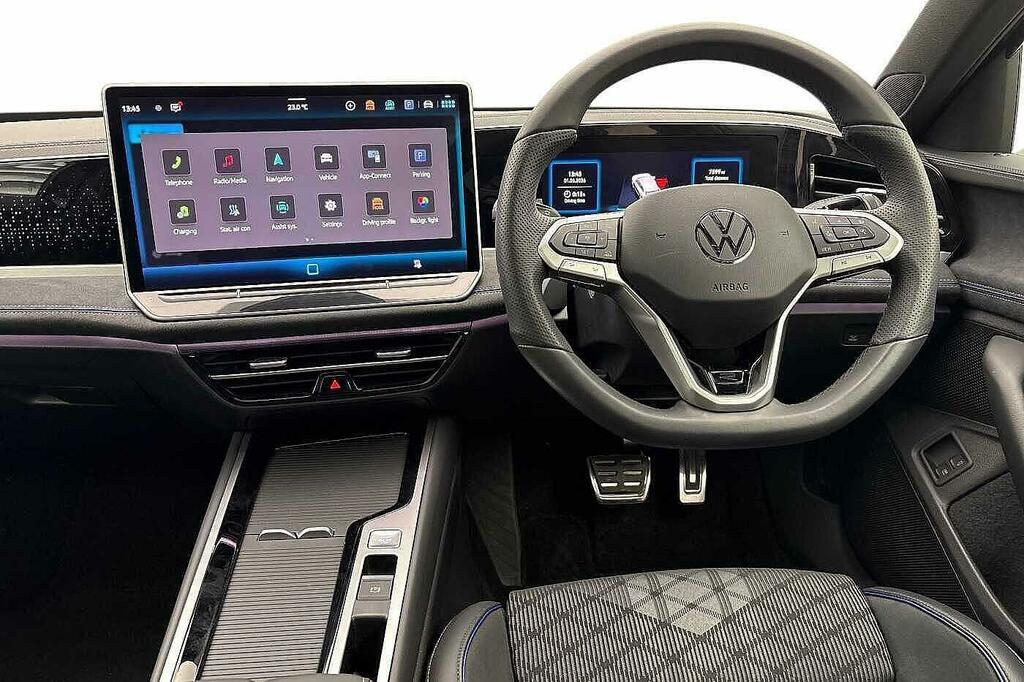 Volkswagen Passat 1.5 Tsi Ehybrid 272 R-line Dsg Black #2