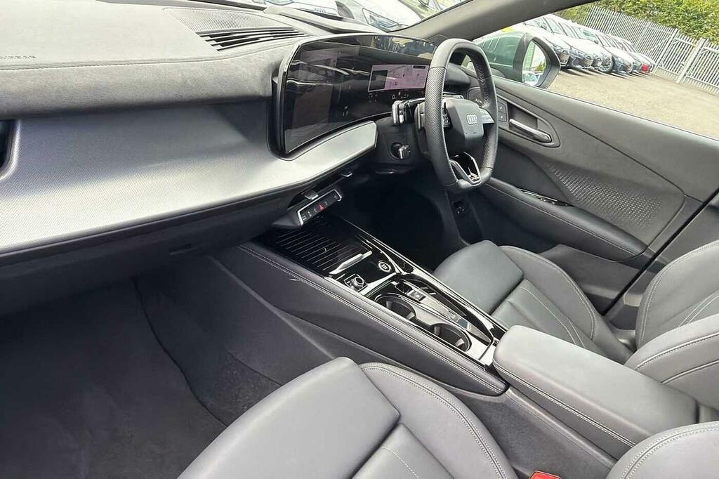 Audi Q3 Suv S Line E-hybrid 272 Ps S Tronic Green #2