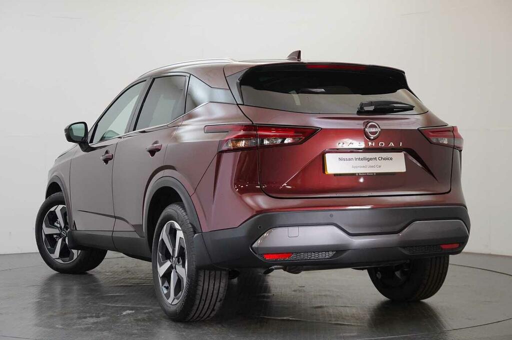 Nissan Qashqai 1.3 Dig-t Mh 140 N-connecta With Glass Roof Sat Red #3
