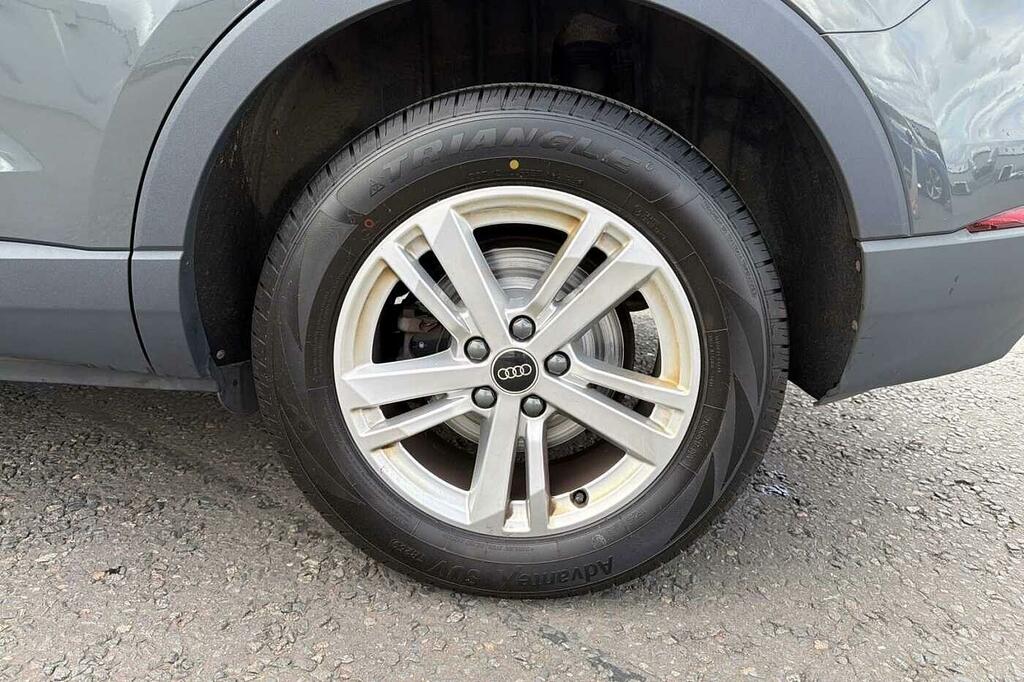 Audi Q3 Technik 35 Tfsi 150 Ps 6-Speed Grey #5