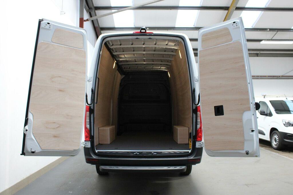 Mercedes-Benz eSprinter 314 81Kwh Pro Panel Van Rwd L2 H SH75BHK #2