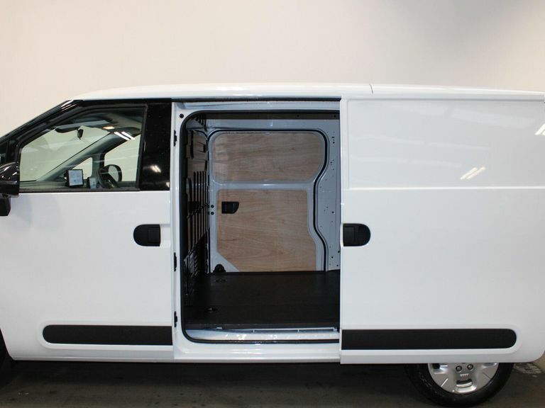 Maxus eDeliver 5 64Kwh Panel Van 6Dr L1 163 Ps White #3
