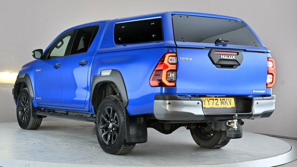 Toyota HILUX 2.8 D-4d Invincible X 4Wd Euro 6 Ss YY72MKV Blue #4