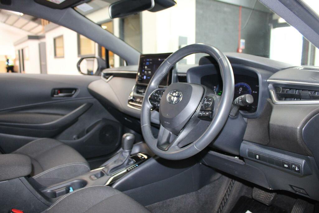 Toyota Corolla 1.8 Vvt-h Car Derived Van Hybrid Cvt Eu YC25NVO White #2