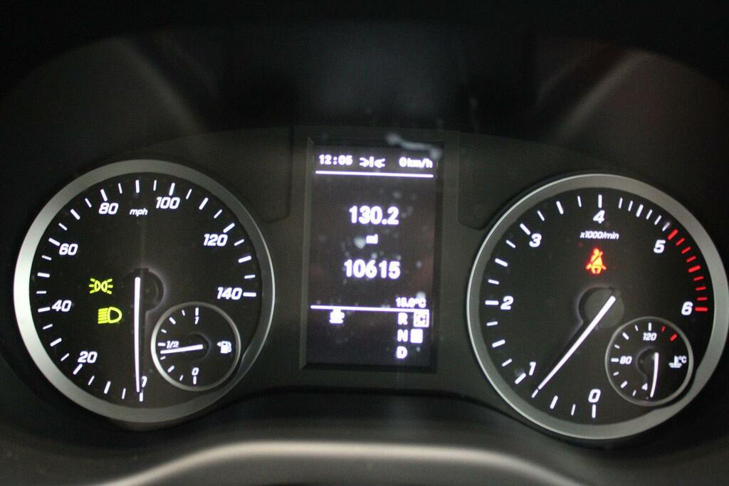 Mercedes-Benz Vito 2.0 114 Cdi Premium Panel Van G-tronic Black #3