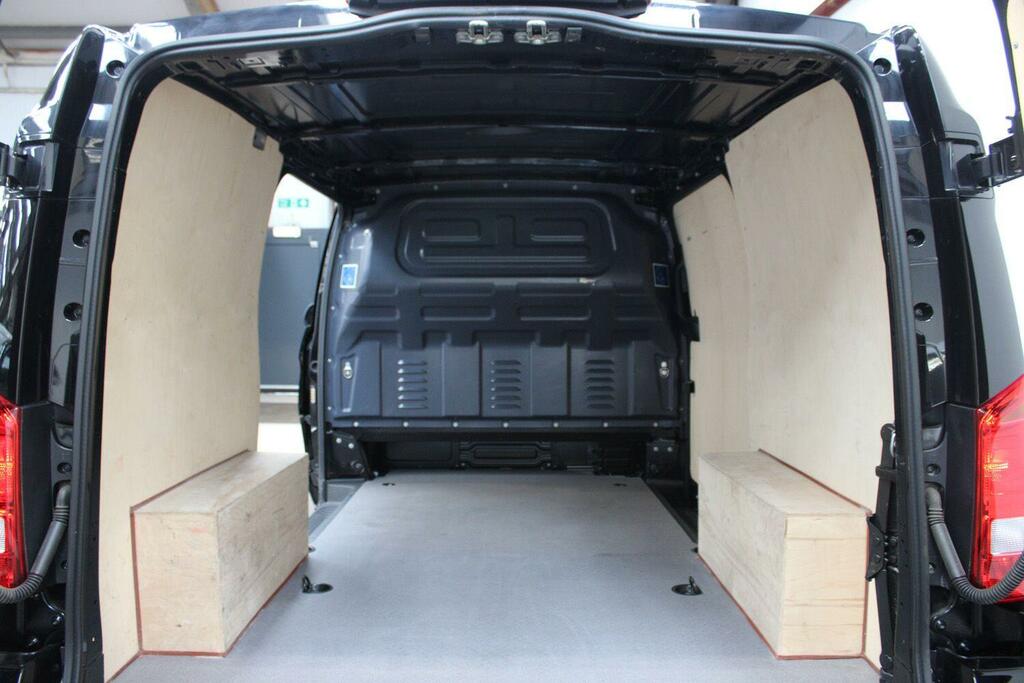 Mercedes-Benz Vito 2.0 114 Cdi Premium Panel Van G-tronic Black #2