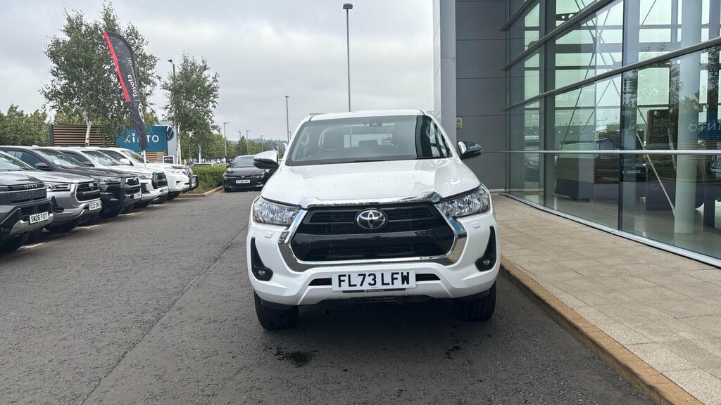 Toyota HILUX 2.4 D-4d Icon 4Wd Euro 6 Ss White #2