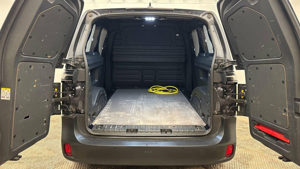 Volkswagen ID.Buzz 150Kw Commerce Plus 77Kwh Blue #6