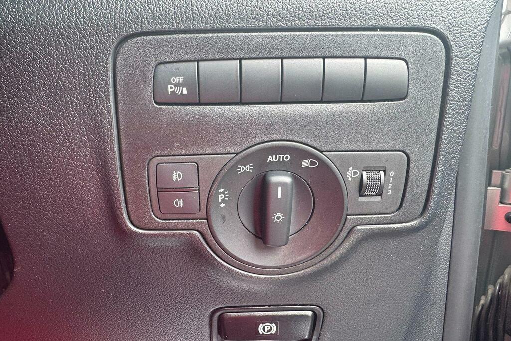 Mercedes-Benz Vito 2L 2.0 119 Cdi Premium Crew Van Double Cab Die Red #23