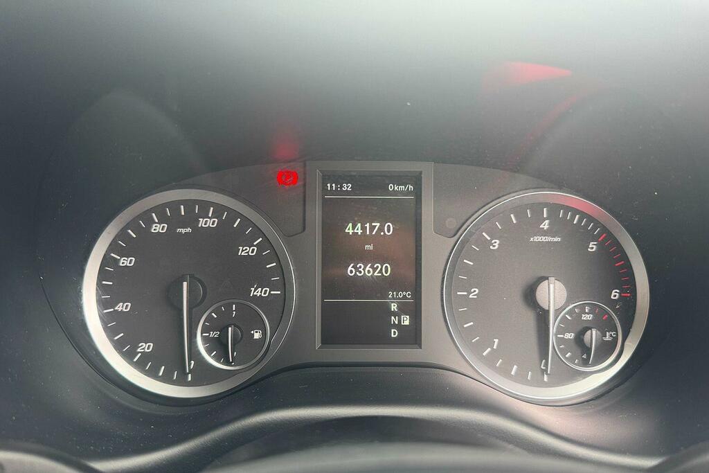 Mercedes-Benz Vito 2L 2.0 119 Cdi Premium Crew Van Double Cab Die Red #11