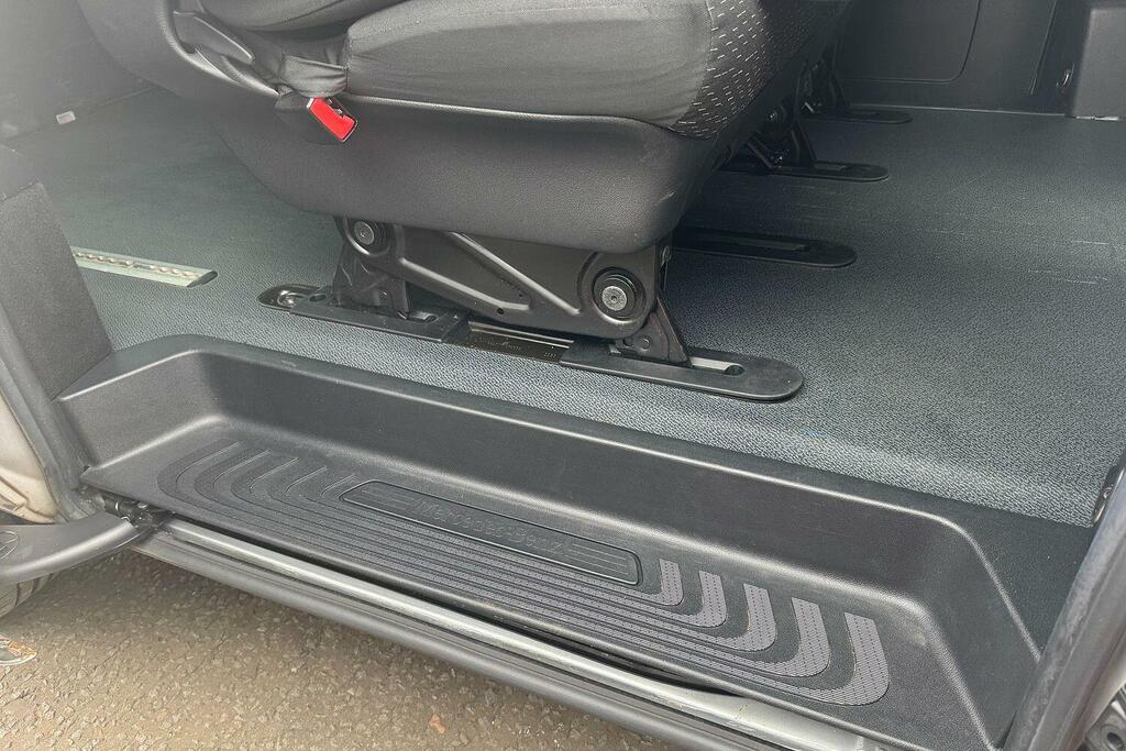 Mercedes-Benz Vito 2L 2.0 119 Cdi Premium Crew Van Double Cab Die Red #8