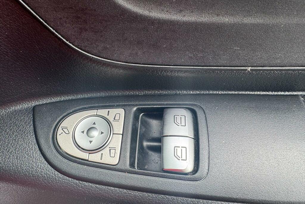 Mercedes-Benz Vito 2L 2.0 119 Cdi Premium Crew Van Double Cab Die Red #22