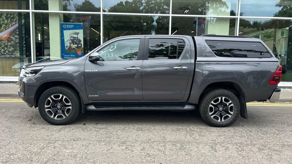 Toyota HILUX 2.8 D-4d Invincible X Pickup Double Cab 4Wd Black #24