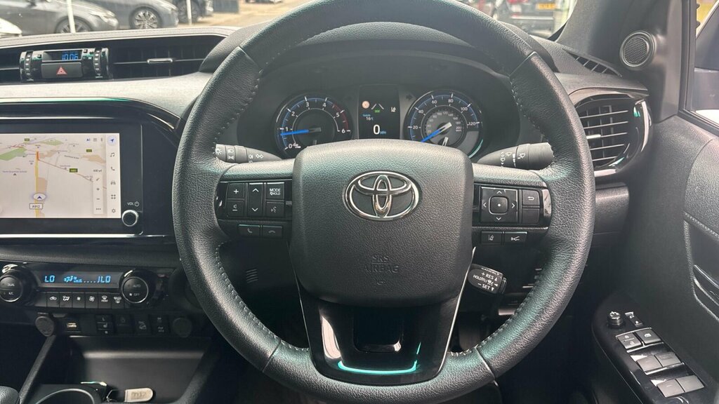 Toyota HILUX Invincible X Dcab Pick Up 2.8 D 48V Black #10