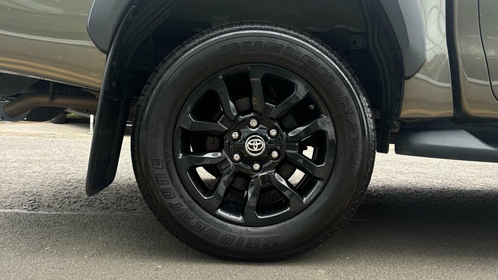 Toyota HILUX Invincible X Dcab Pick Up 2.8 D 48V Black #25