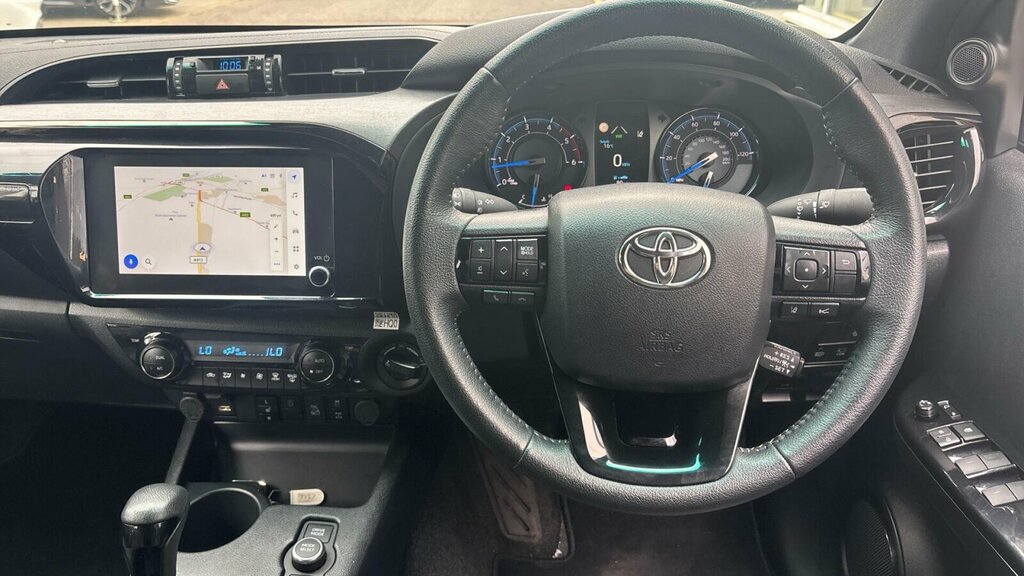 Toyota HILUX Invincible X Dcab Pick Up 2.8 D 48V Black #7