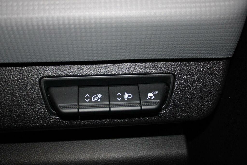Nissan TOWNSTAR 45Kwh Tekna Panel Van 6Dr L2 H1 122 White #27