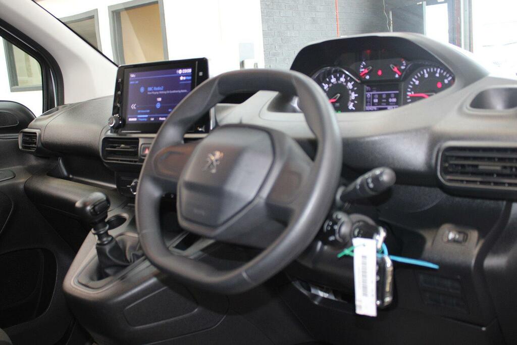 Peugeot Partner 1.5 Bluehdi 950 Professional Premium Long Panel White #2