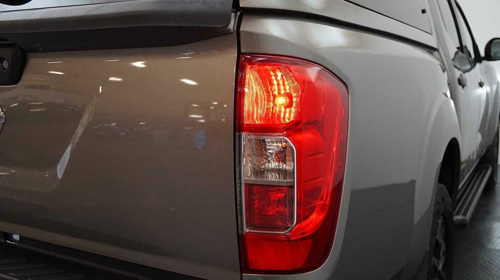 Nissan Navara Double Cab Pick Up N-guard 2.3Dci 190 Tt 4Wd Grey #10