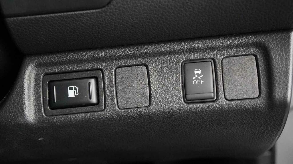 Nissan Navara Double Cab Pick Up N-guard 2.3Dci 190 Tt 4Wd Grey #36