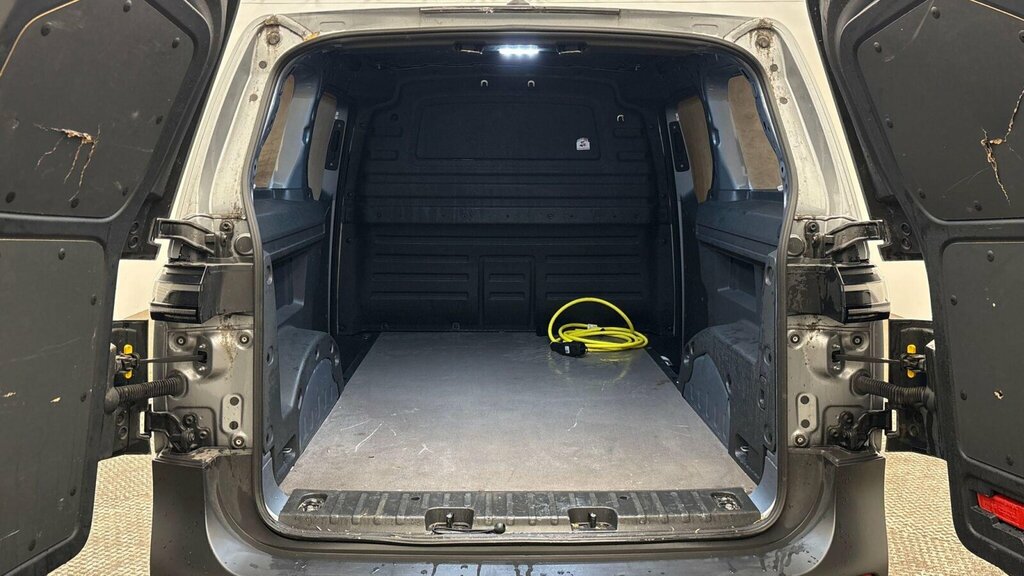 Volkswagen ID.Buzz 150Kw Commerce 77Kwh Silver #6