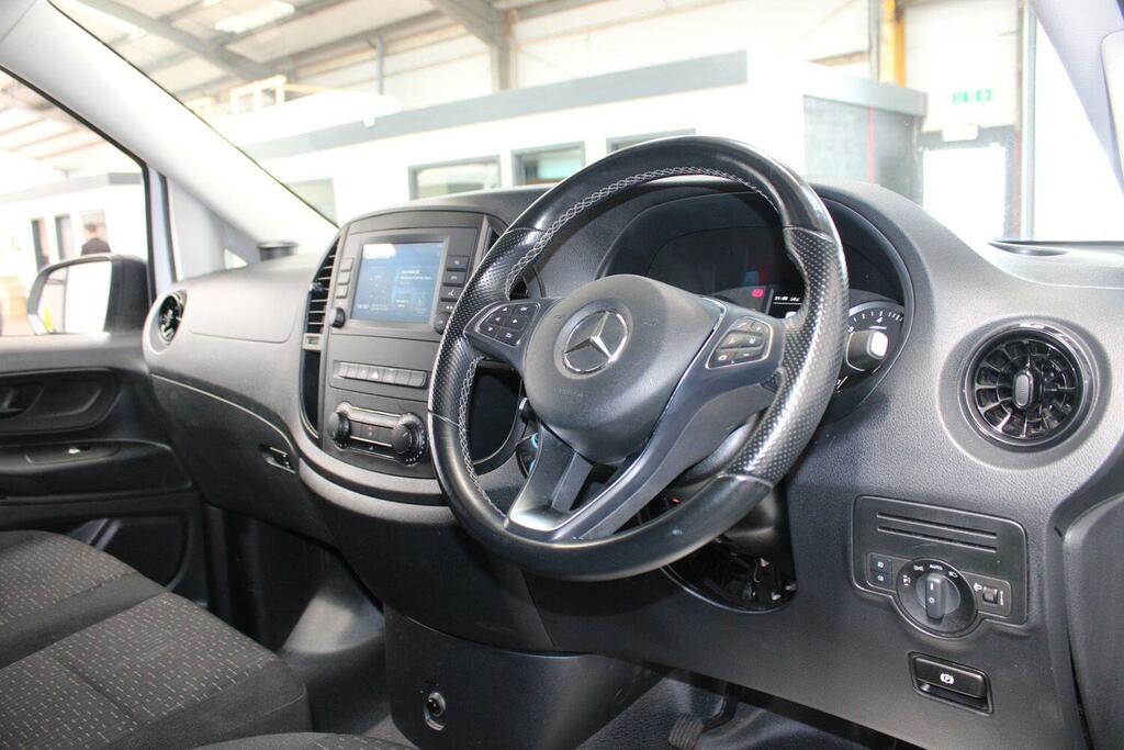 Mercedes-Benz Vito 119Cdi Sport Crew Van 9G-tronic Silver #28