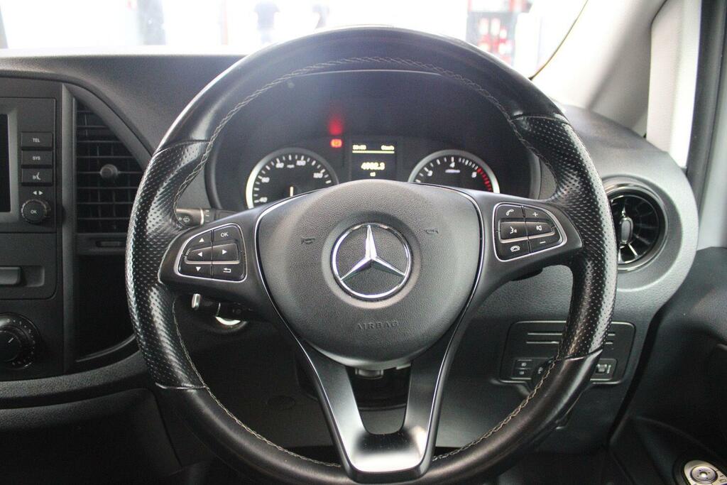 Mercedes-Benz Vito 119Cdi Sport Crew Van 9G-tronic Silver #24