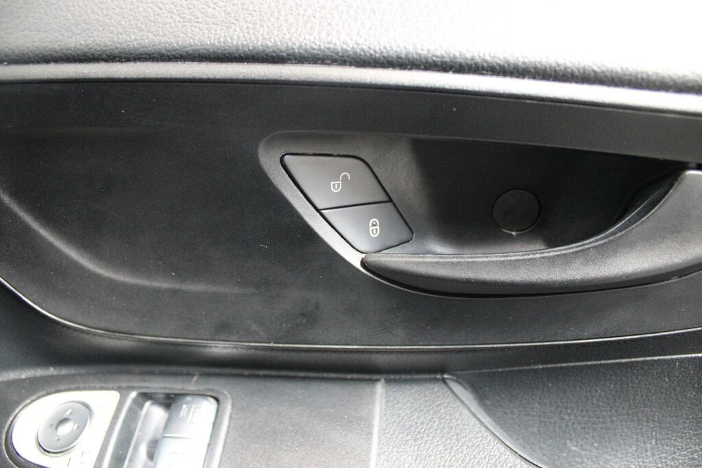 Mercedes-Benz Vito 119Cdi Sport Crew Van 9G-tronic Silver #35