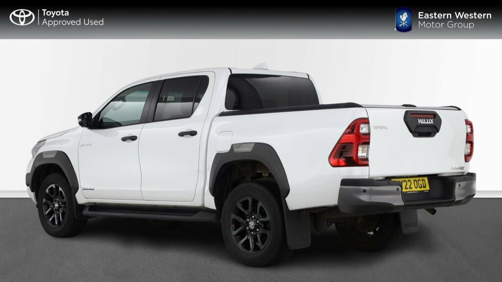 Toyota HILUX 2.8 D-4d Invincible X 4Wd Euro 6 Ss White #4