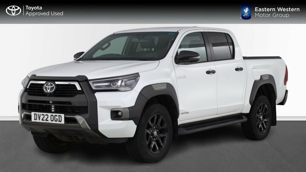 Toyota HILUX 2.8 D-4d Invincible X 4Wd Euro 6 Ss White #3
