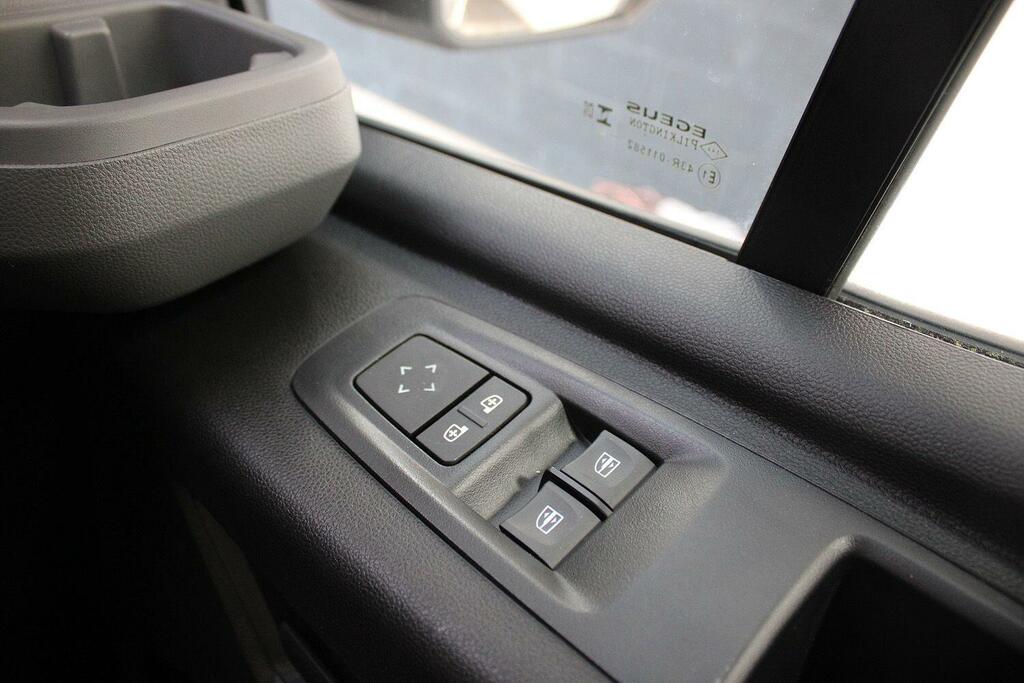 Renault Master Chassi Dcab Dropside White #32