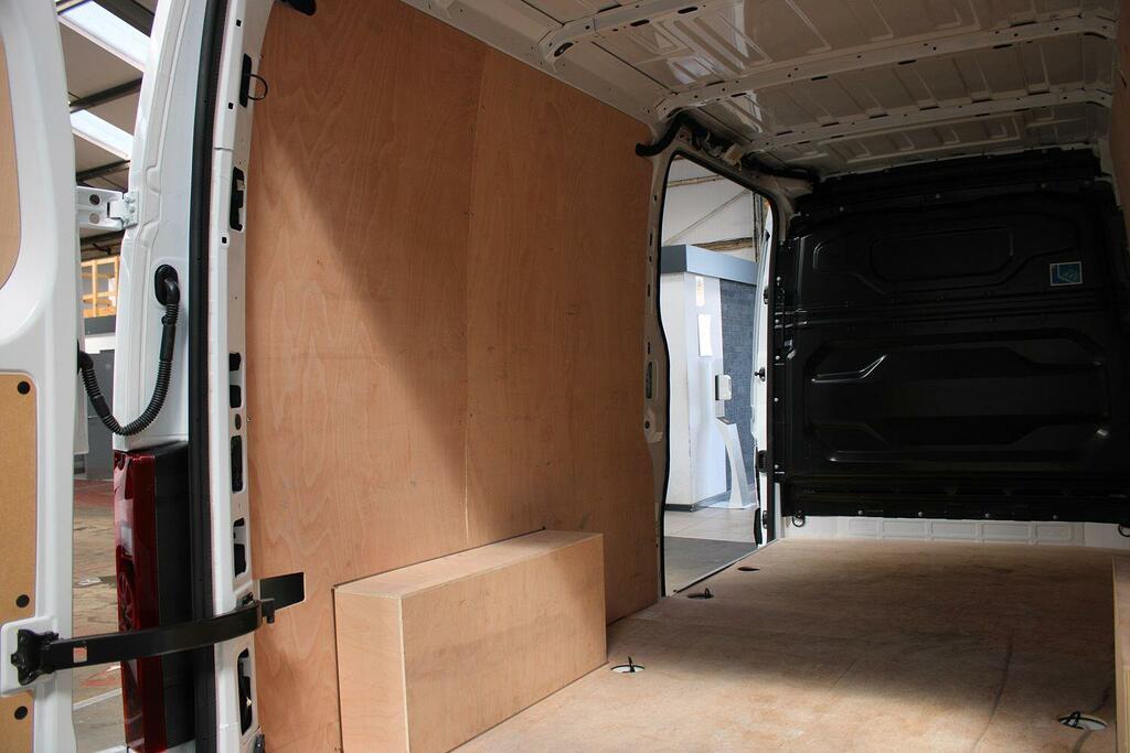 Renault Master Chassi Dcab Dropside White #14