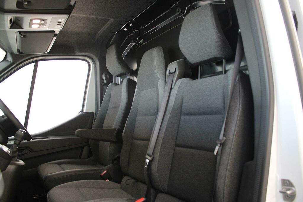 Renault Master Chassi Dcab Dropside White #30