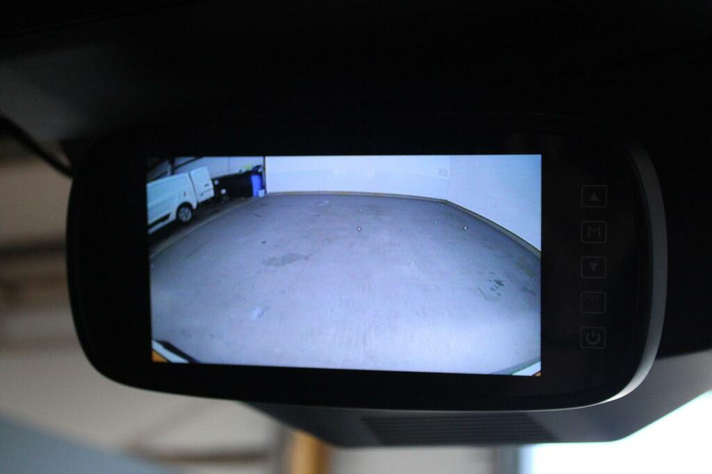 Renault Master Chassi Dcab Dropside White #23
