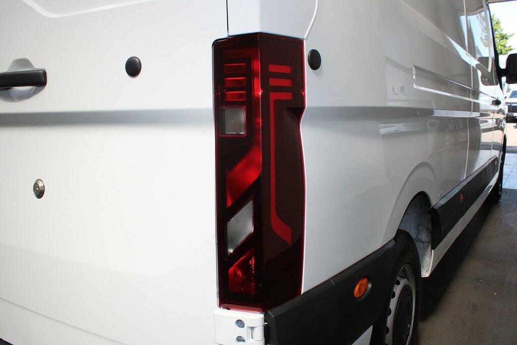 Renault Master Chassi Dcab Dropside White #11