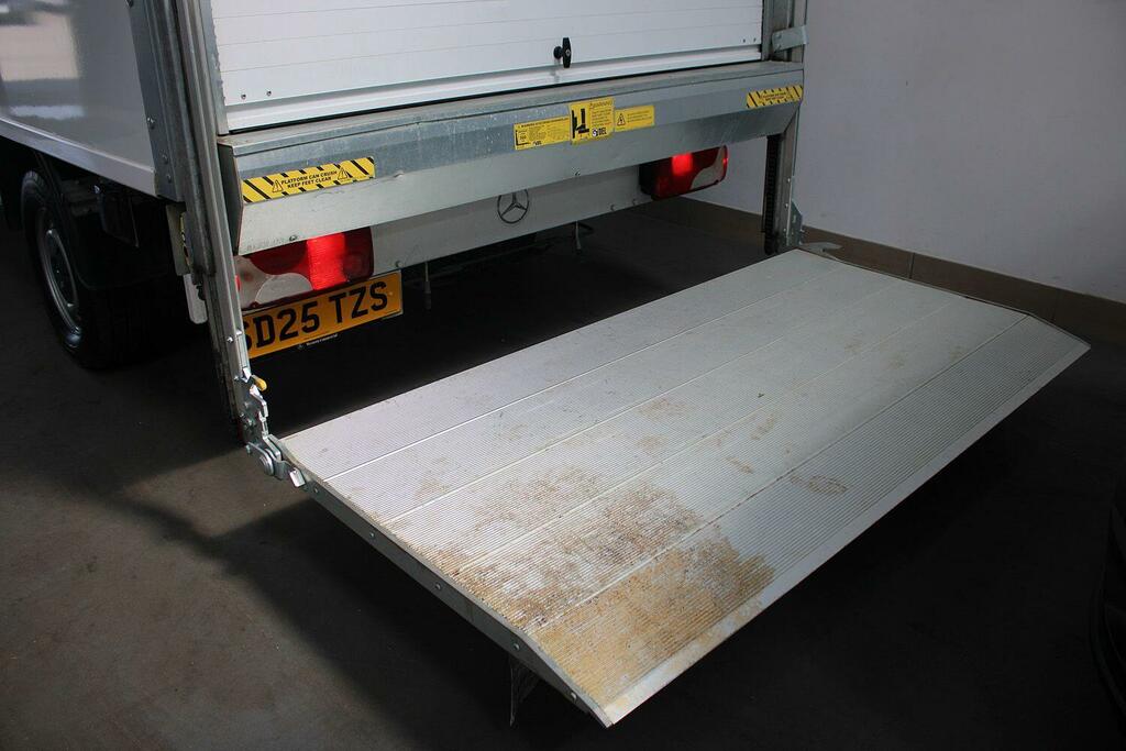 Mercedes-Benz Sprinter 315 Luton Box L3 Progressive Rwd White #3