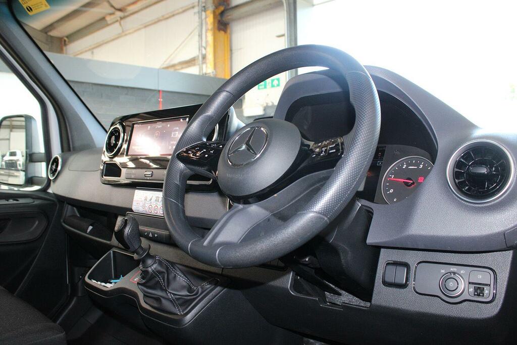 Mercedes-Benz Sprinter Pro White #19