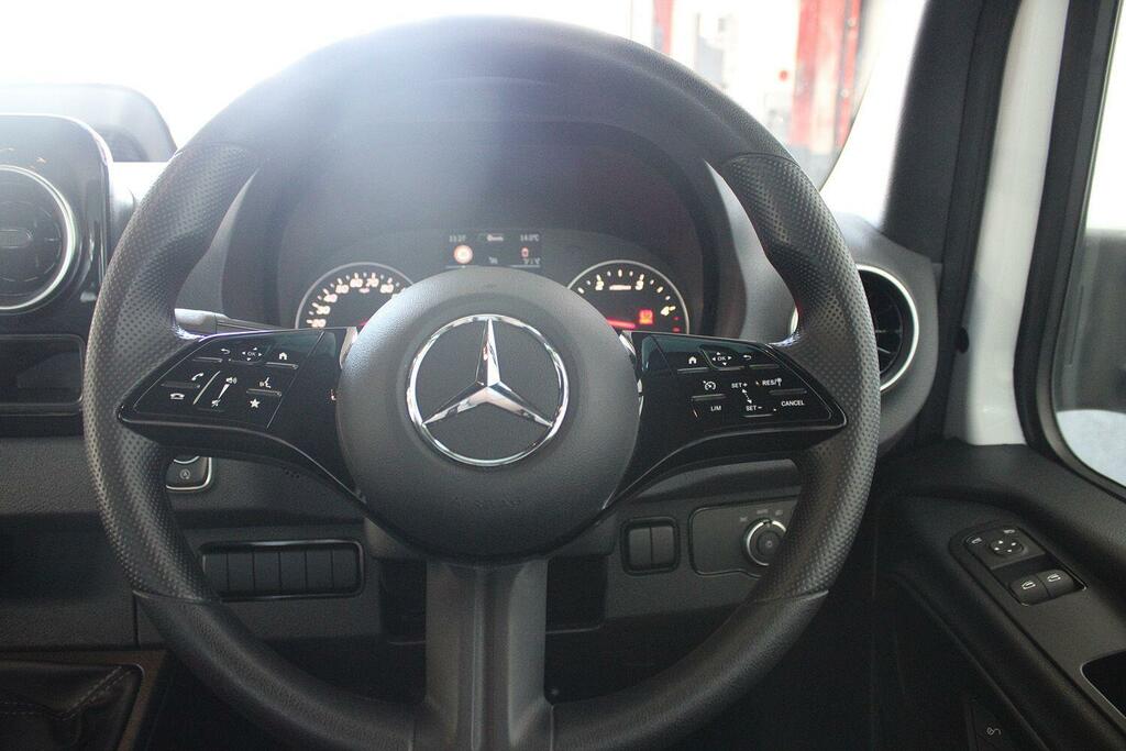 Mercedes-Benz Sprinter Pro White #18
