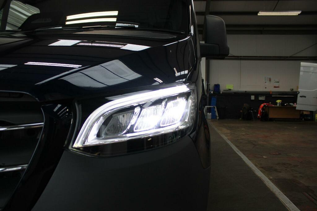 Mercedes-Benz Sprinter 3.5T H2 Pro Van #11