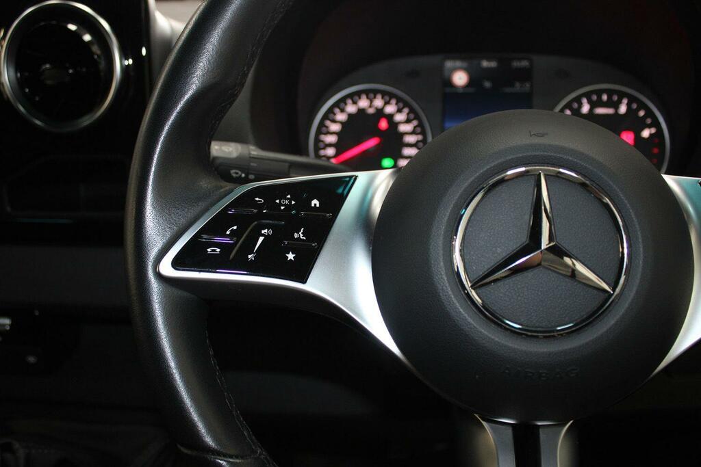 Mercedes-Benz Sprinter 3.5T H2 Pro Van #25