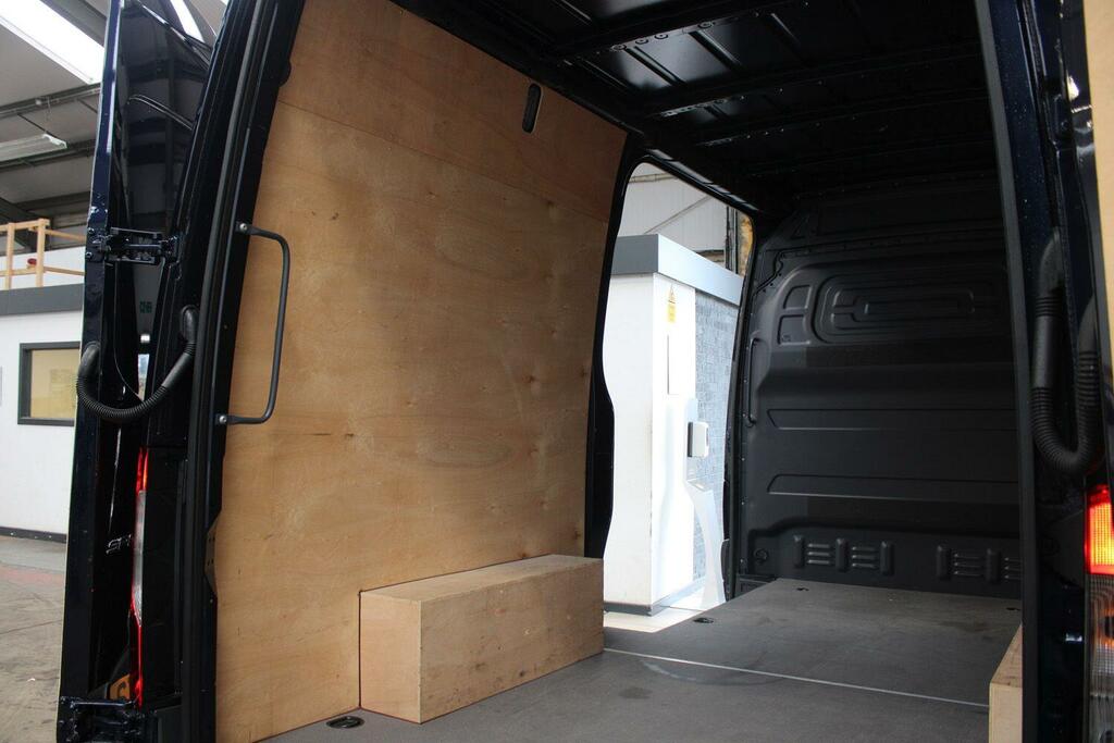 Mercedes-Benz Sprinter 3.5T H2 Pro Van #15