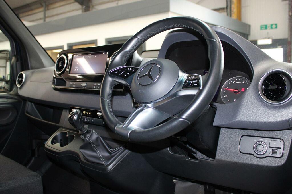 Mercedes-Benz Sprinter 3.5T H2 Pro Van #28