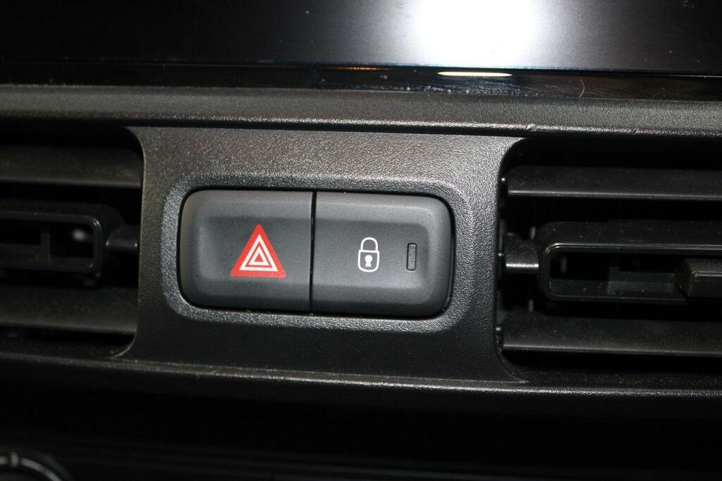 Vauxhall Combo 1.5 Turbo D 2300 Pro Panel Van 6Dr L White #32