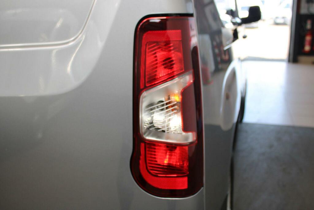 Vauxhall Combo 1.5 Turbo D 2300 Pro Panel Van 6Dr L White #10