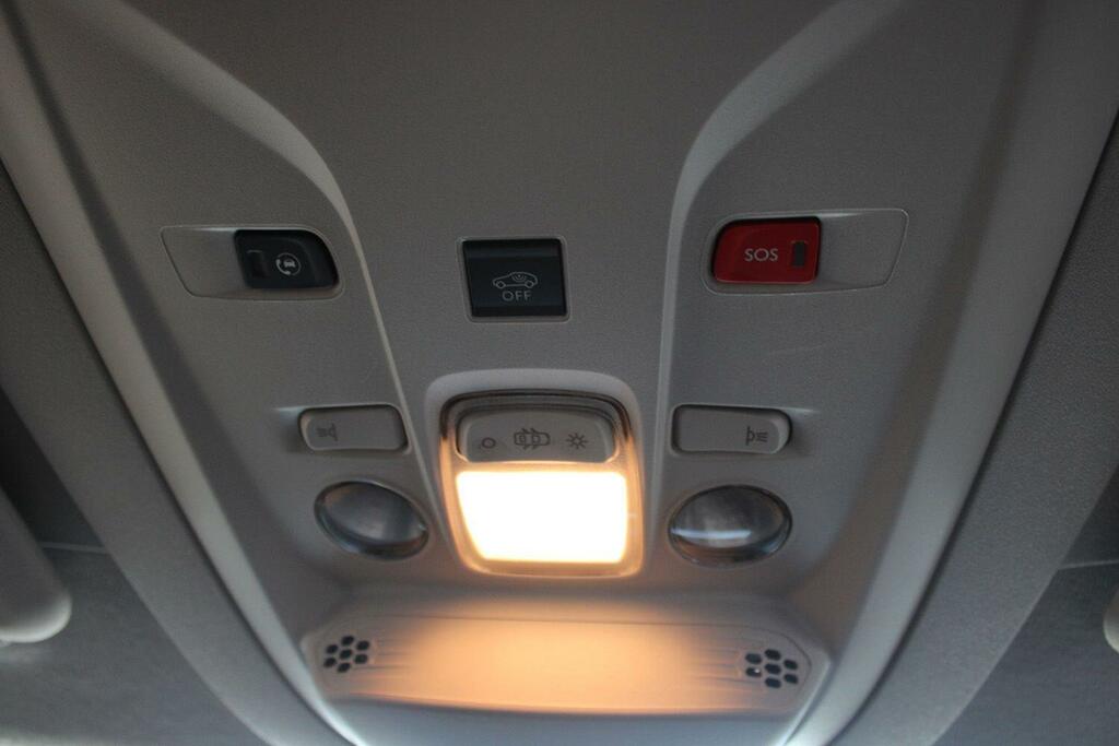 Vauxhall Combo 1.5 Turbo D 2300 Pro Panel Van 6Dr L White #35