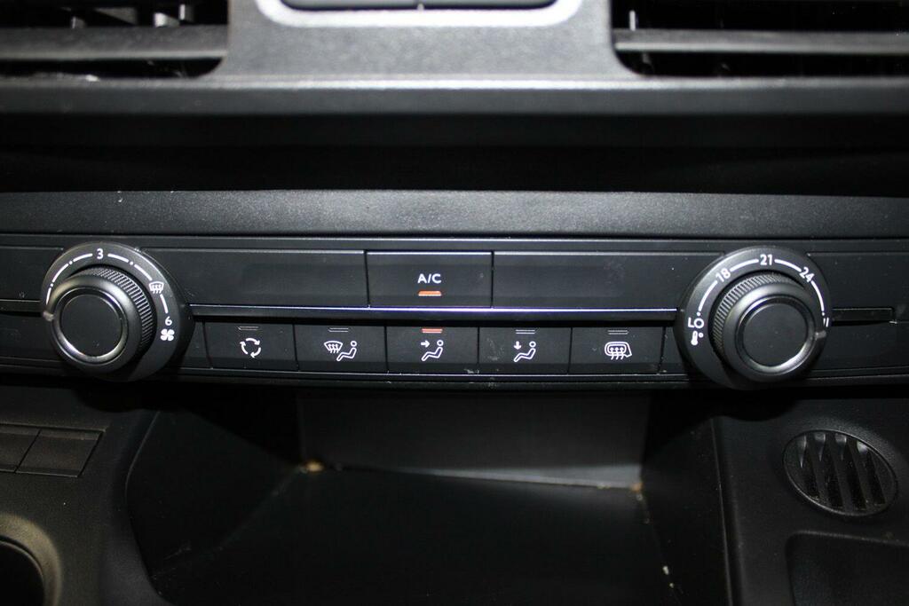 Vauxhall Combo 1.5 Turbo D 2300 Pro Panel Van 6Dr L White #33