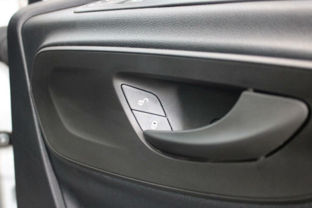 Mercedes-Benz Sprinter Pro Blue #33