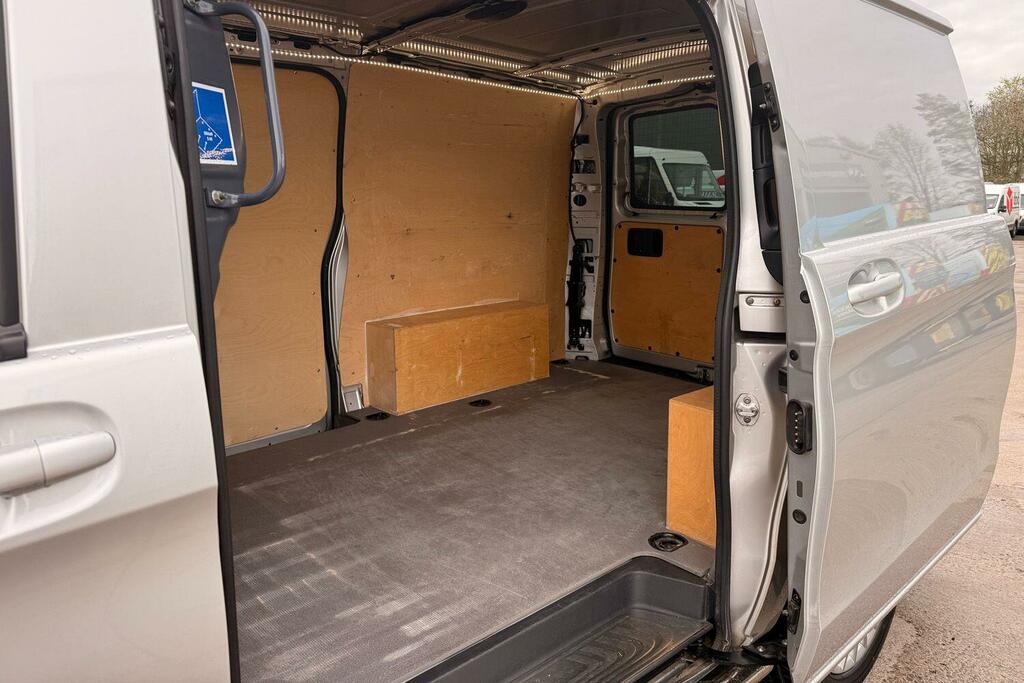 Mercedes-Benz Vito 114 Cdi Progressive Panel White #24